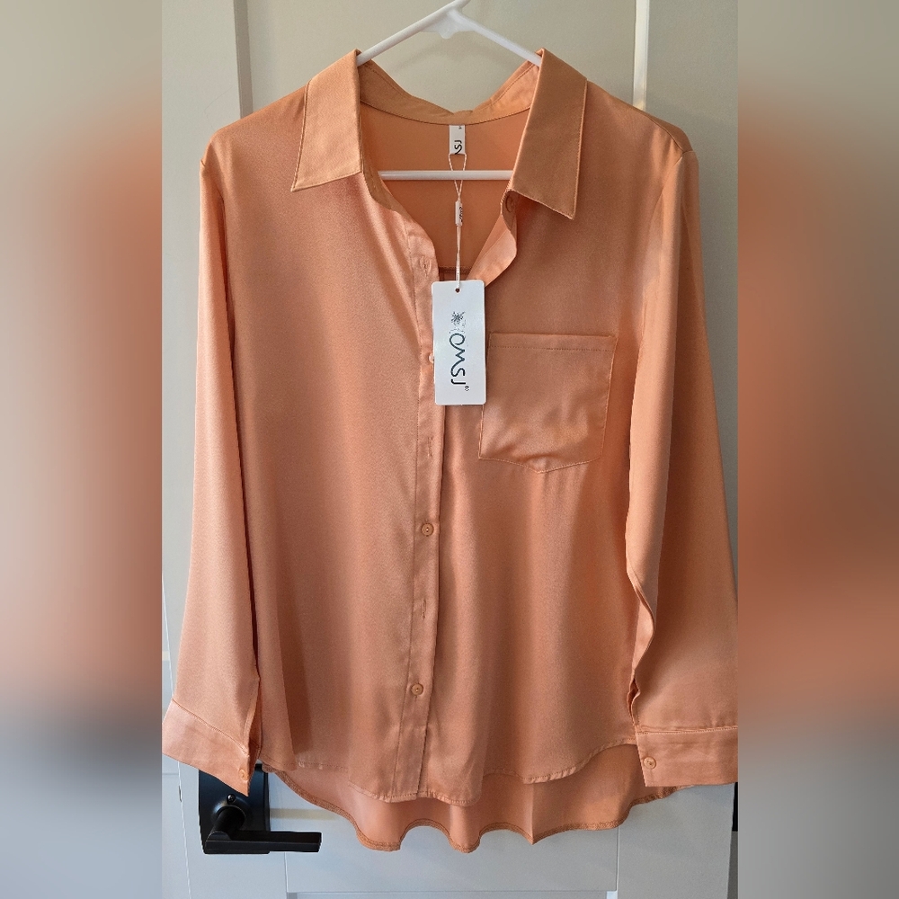 Peach Button-Up Silky Blouse NWT Size M
